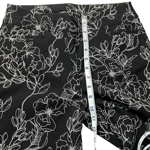 Chico's Brigitte Basic Slit Ankle Pants Front Pockets Size 4 Regular Stretchy - Picture 7 of 9